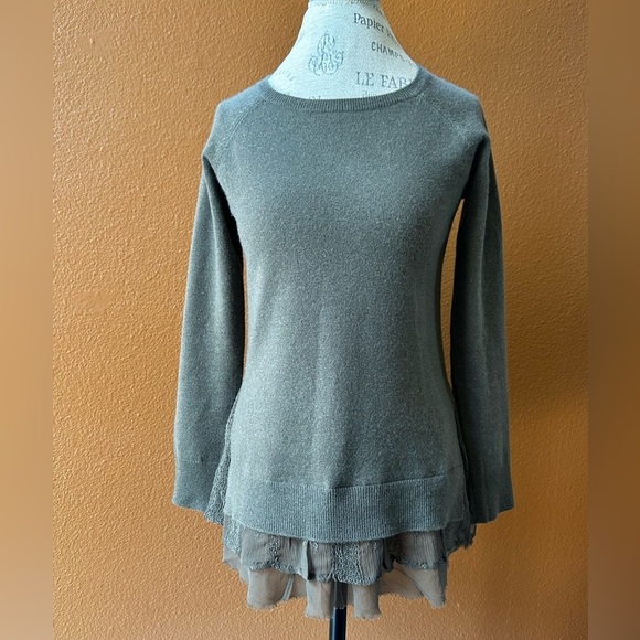 Garnet Hill Olive Green Shirttail Cashmere Sweater Size XS New Without Tag! - Picture 3 of 8